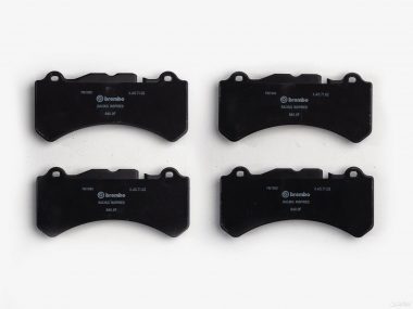 Тормозные колодки brembo GT6